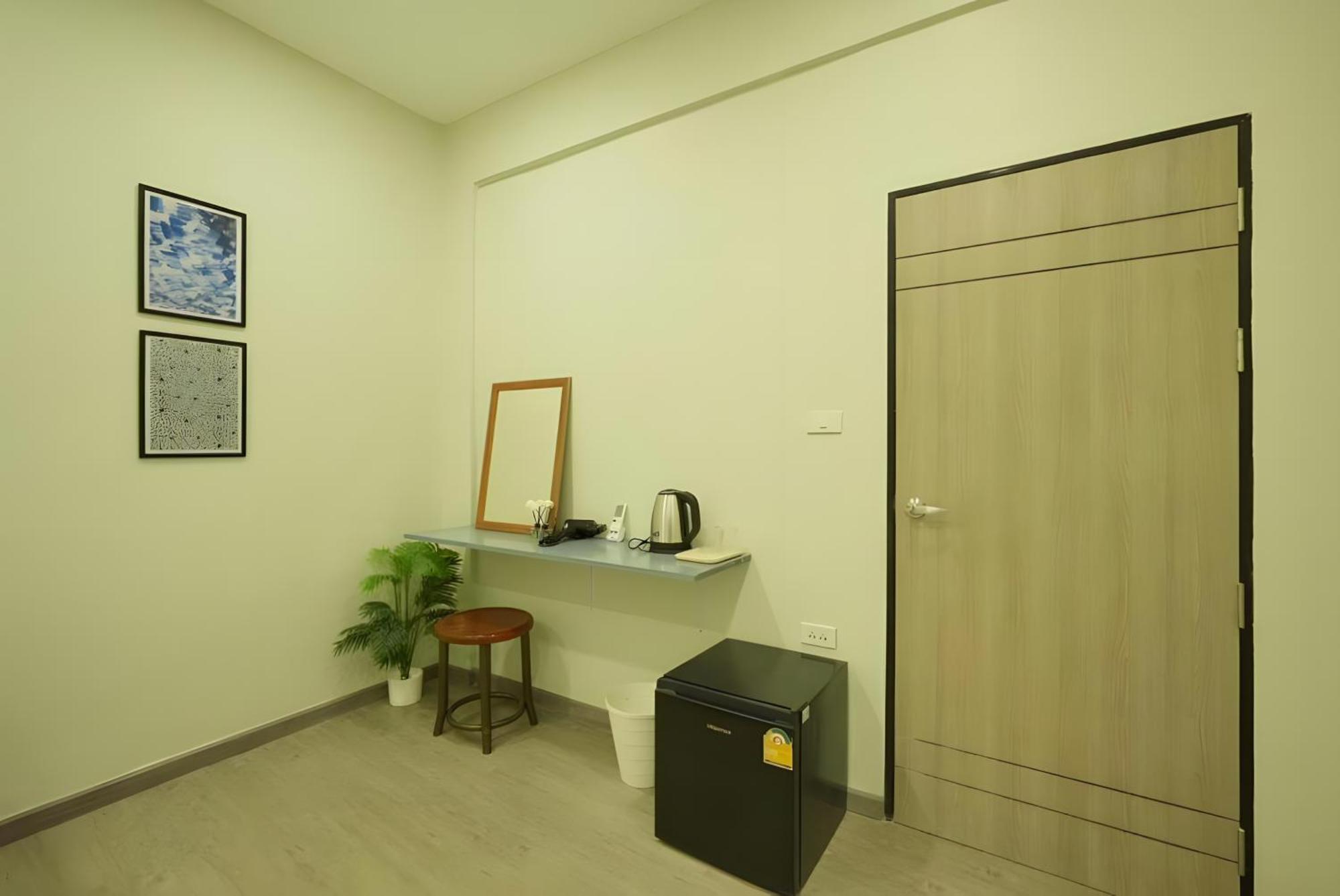 Hidden Dragon V Yaowarat Road Apartment Bangkok Exterior photo