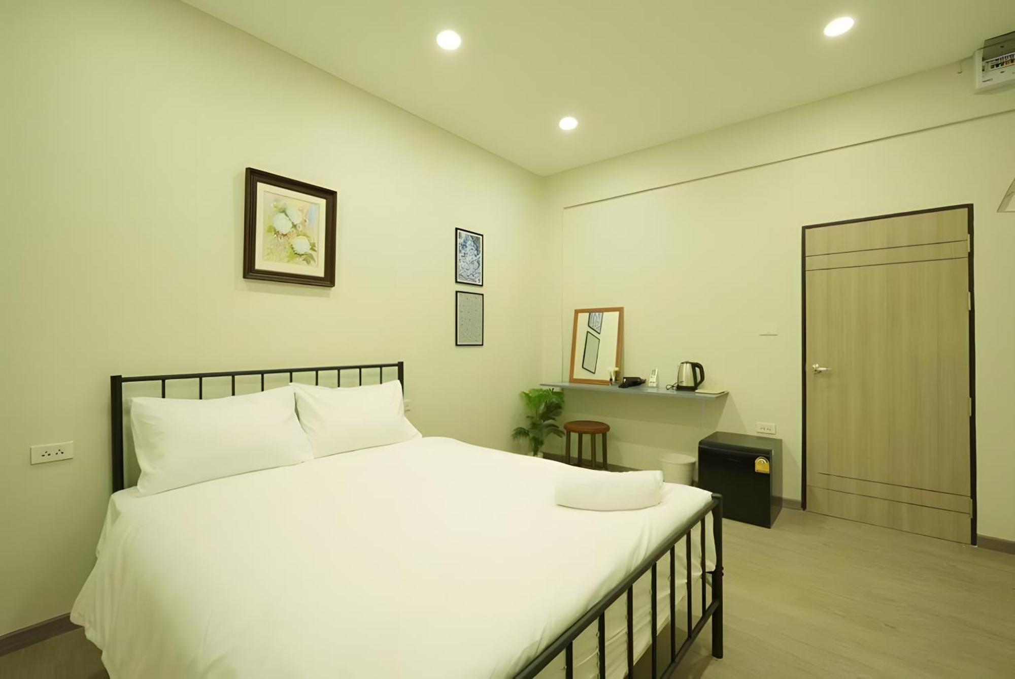 Hidden Dragon V Yaowarat Road Apartment Bangkok Exterior photo