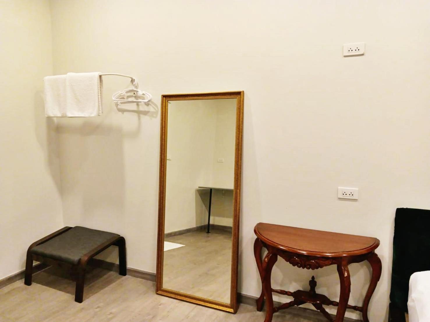 Hidden Dragon V Yaowarat Road Apartment Bangkok Exterior photo