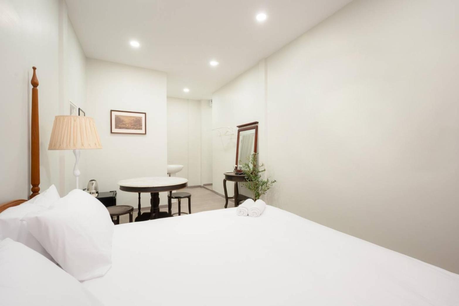 Hidden Dragon V Yaowarat Road Apartment Bangkok Exterior photo